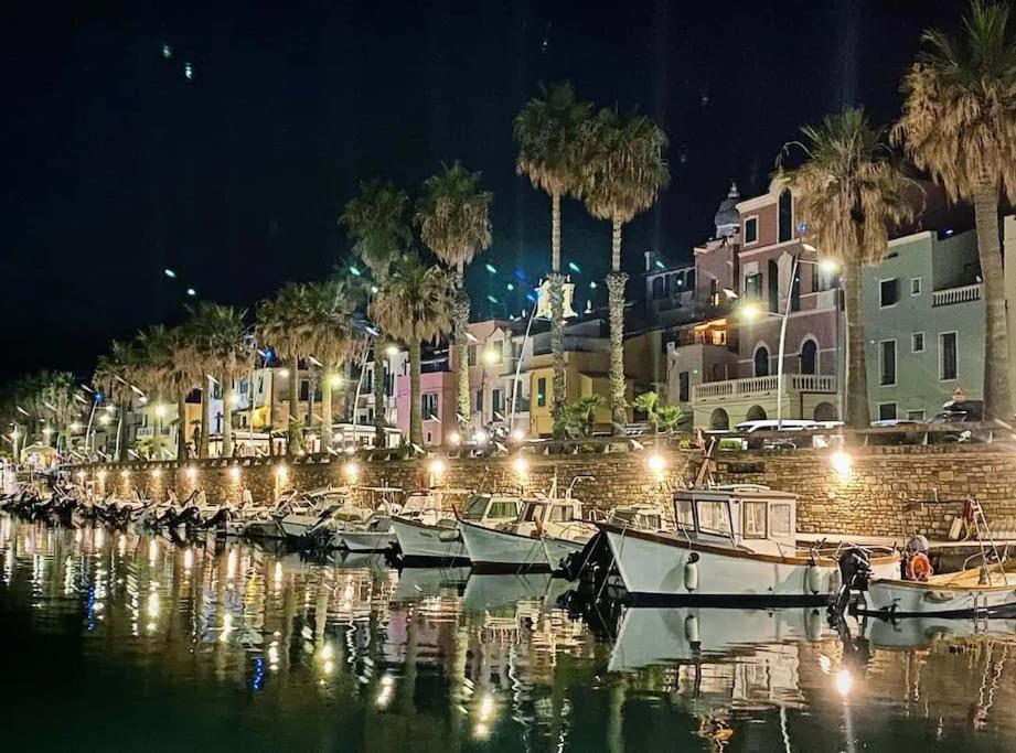 Appartamento 50 Mt Mare Con Parcheggio Riservato Riva Ligure Buitenkant foto